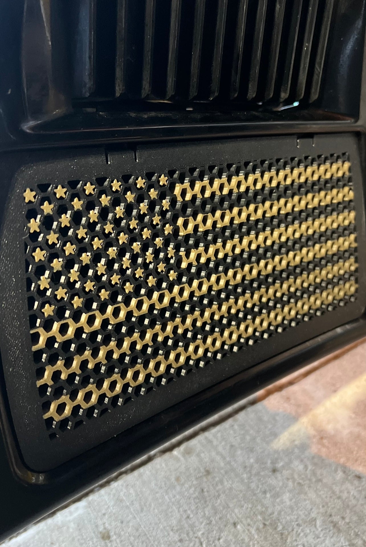 2024+ Road glide / Street glide Radiator Grill Shield - american flag