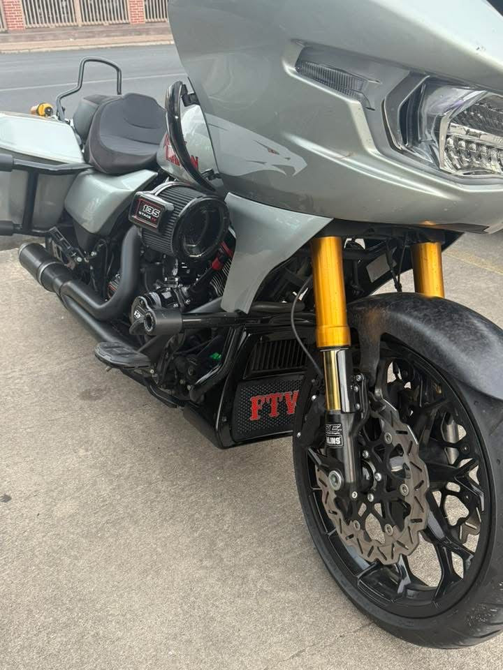 2024+ Road glide / Street glide Radiator Grill Shield - custom design