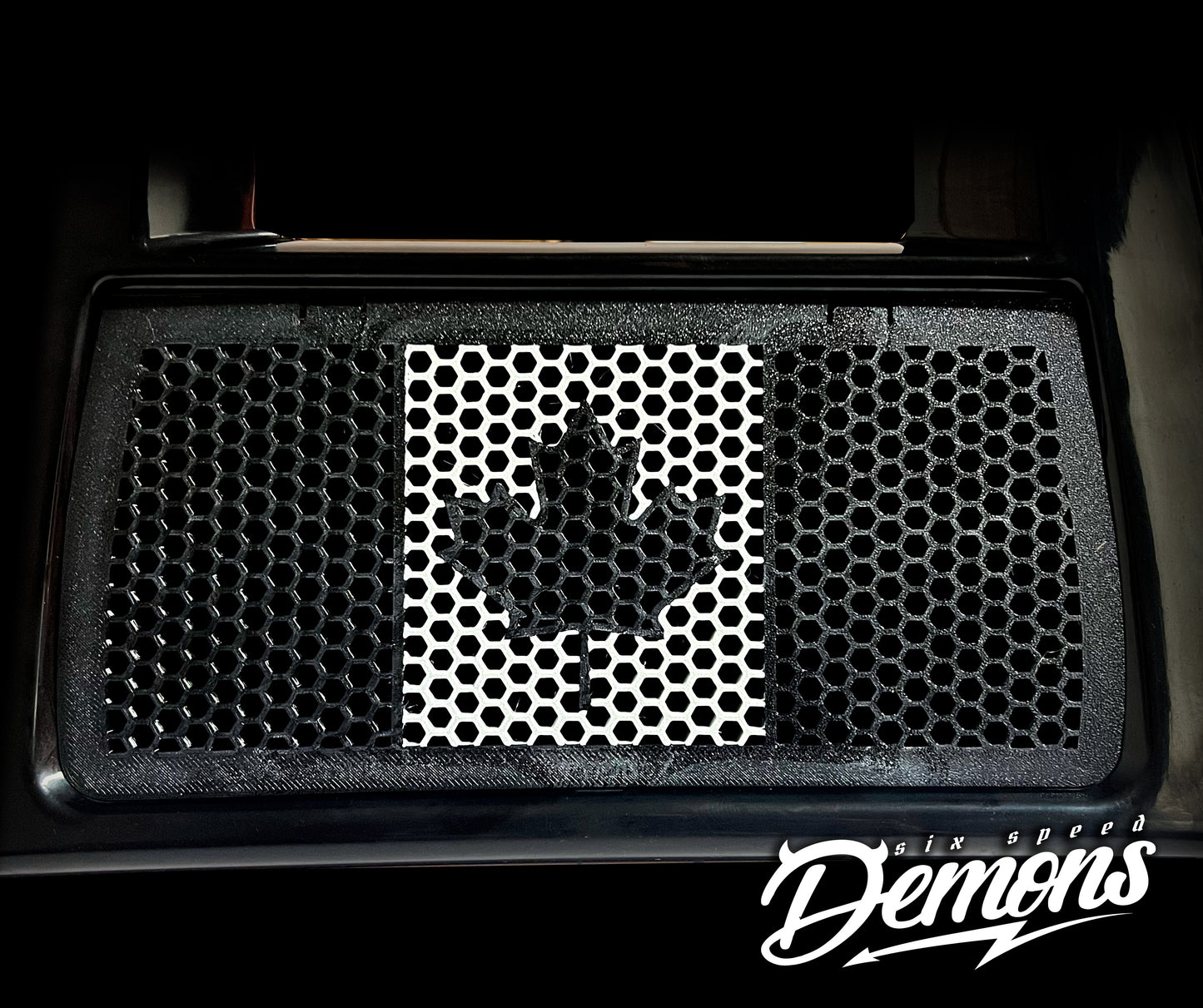 2024+ Road glide / Street glide Radiator Grill Shield - CANADIAN flag