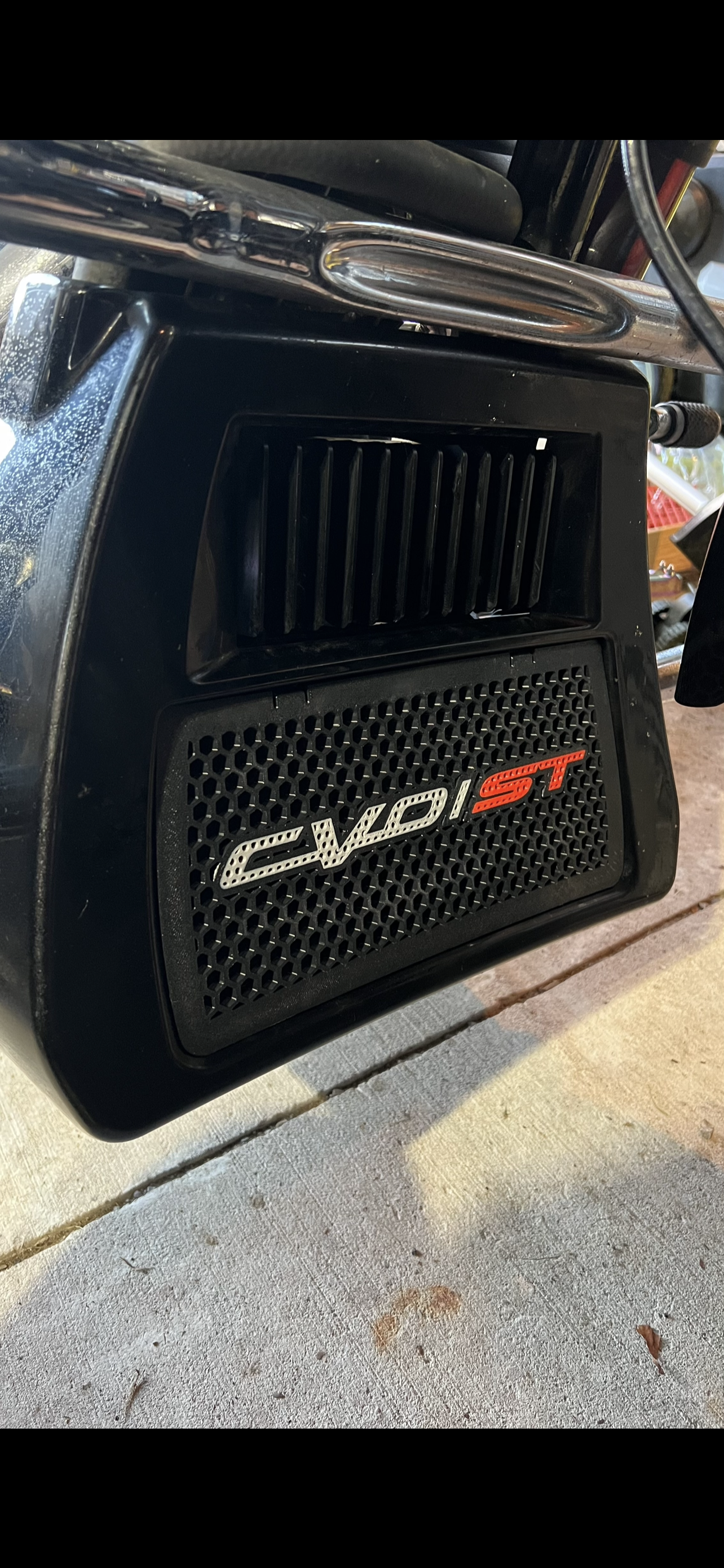 2024+ Road glide / Street glide Radiator Grill Shield - ST COVER