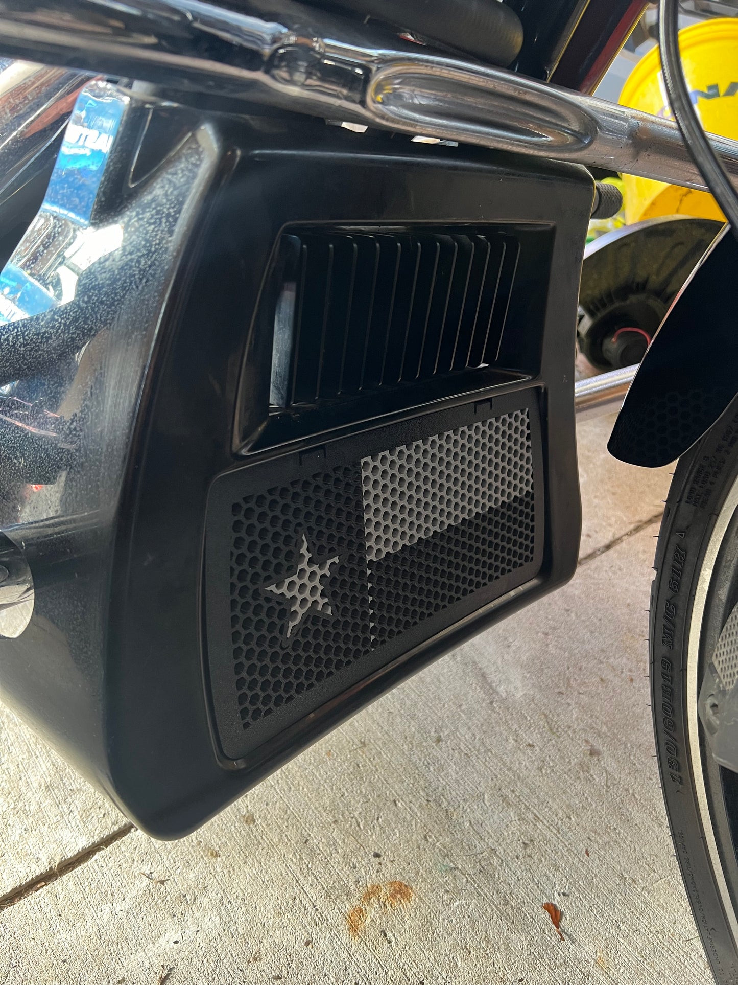 2024+ Road glide / Street glide Radiator Grill Shield - texas flag (Copy)