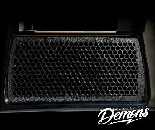 2024+ Road glide / Street glide Radiator Grill Shield - Standard mesh only